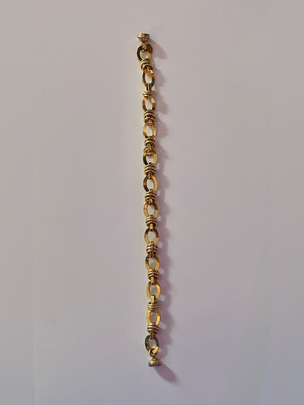 Gold Chain Link Bracelet - Connects with magnet
